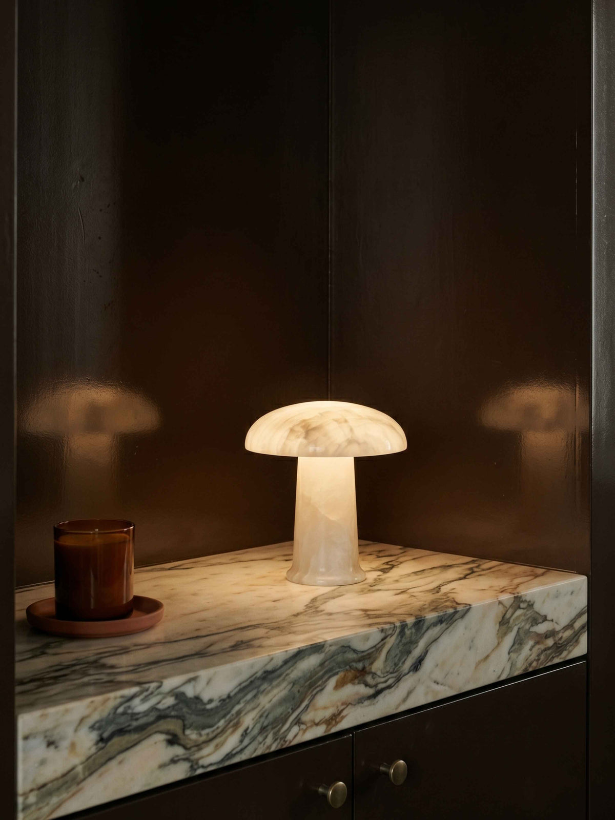 Cera Mini Portable Lamp | Alabaster detail