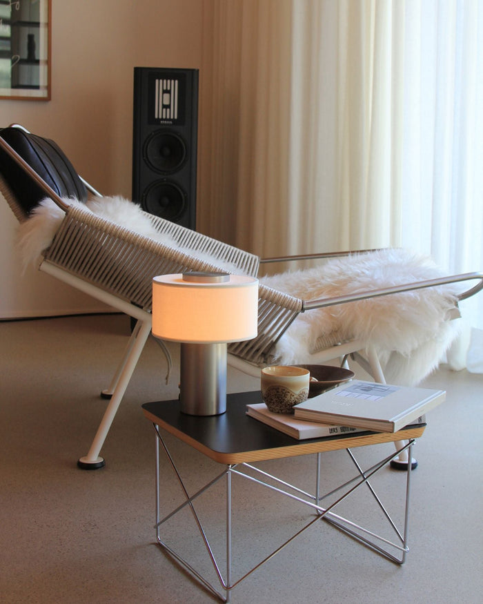 Auríe Portable Lamp | Satin Aluminium detail
