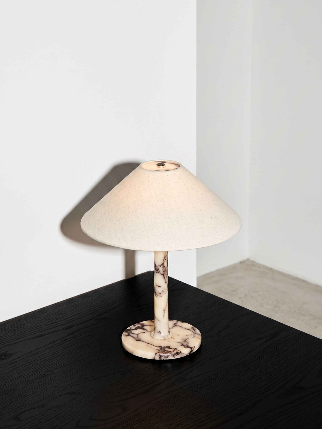 Rossa Portable Lamp | Calacatta Viola & Linen image 12