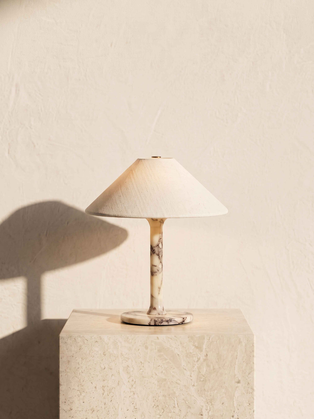 Rossa Portable Lamp | Calacatta Viola & Linen image 4