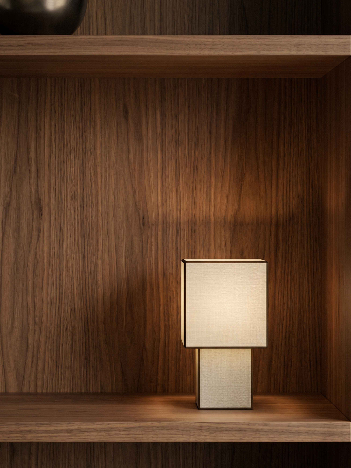 Forma Portable Lamp | Linen image 4
