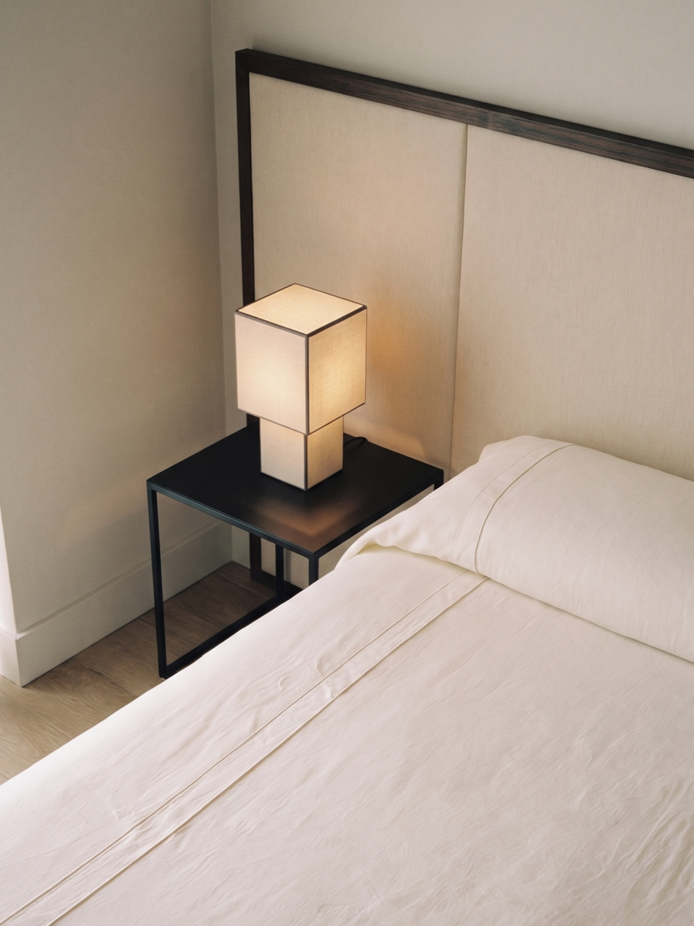Forma Portable Lamp | Linen image 6